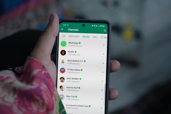 How to Lock a Folder on apple iphone